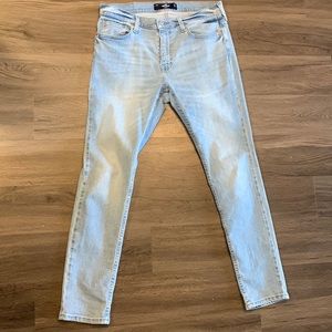 Brand new stretchy Hollister jeans - perfect for summer